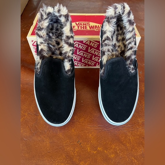 Vans Shoes - NWOT Vans🍁